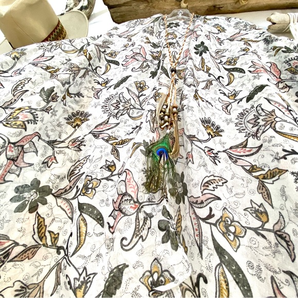 Airy & flowy sweet boho Cape w paisley / hippy/prairie/cottage core vibe - Picture 10 of 15